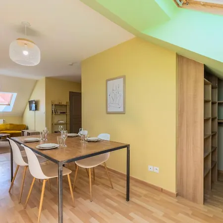 2 Proche Metro & Tram Apartment