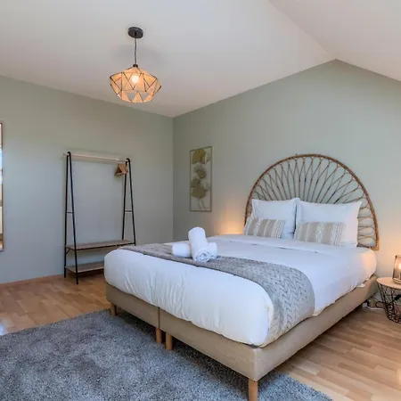 2 Proche Metro & Tram Apartment *