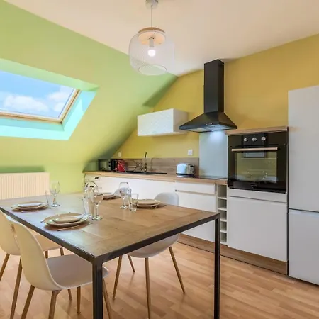 2 Proche Metro & Tram Apartment